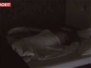 Russian babe gets pro fucky-fucky to help her sleep